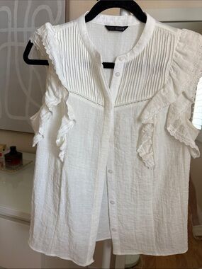 Zara White Sleeveless Pintuck Ruffle Front Blouse